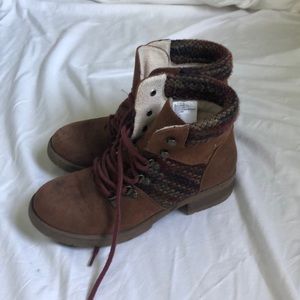 Mossimo boots